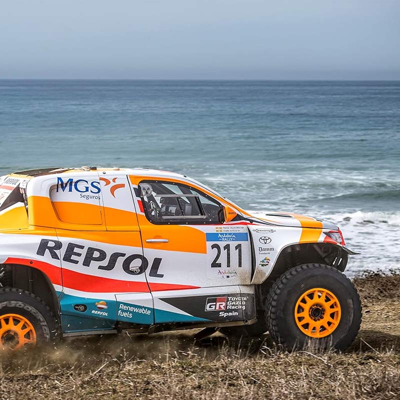 Coche rotulado con Repsol