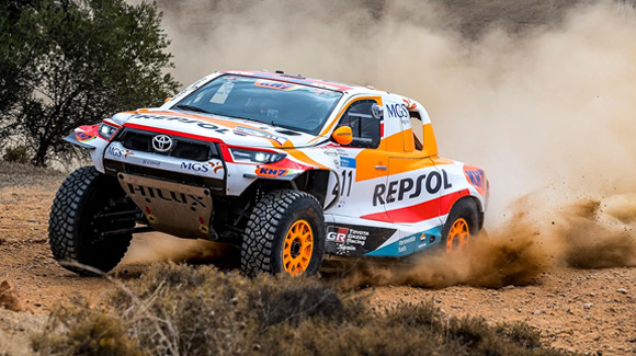 Vehículo rotulado con Repsol Elite